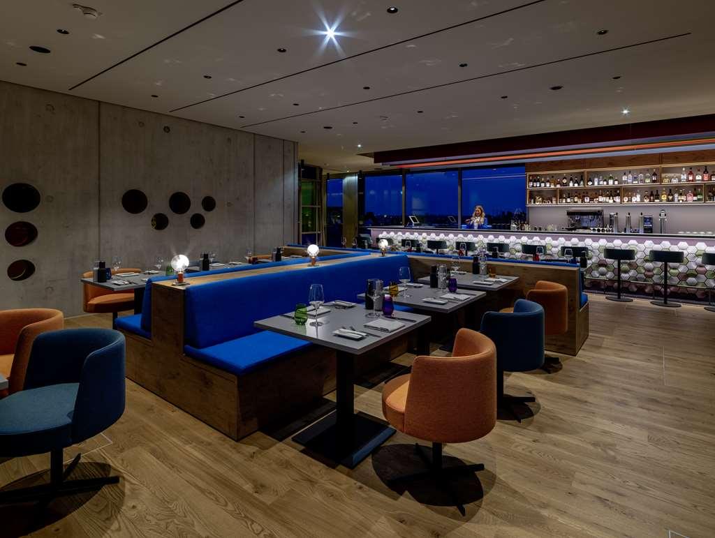 B'Mine Hotel Duesseldorf Ресторант снимка