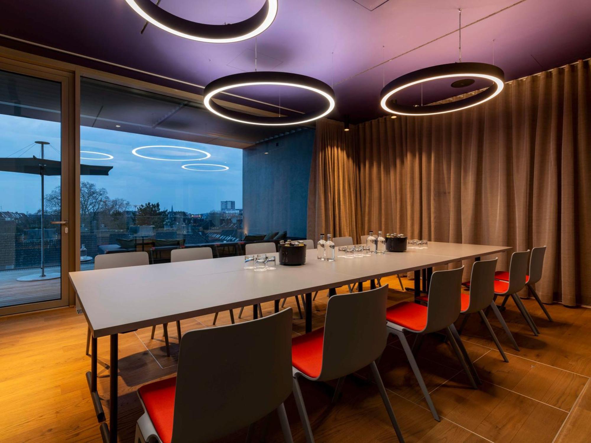 B'Mine Hotel Duesseldorf Екстериор снимка