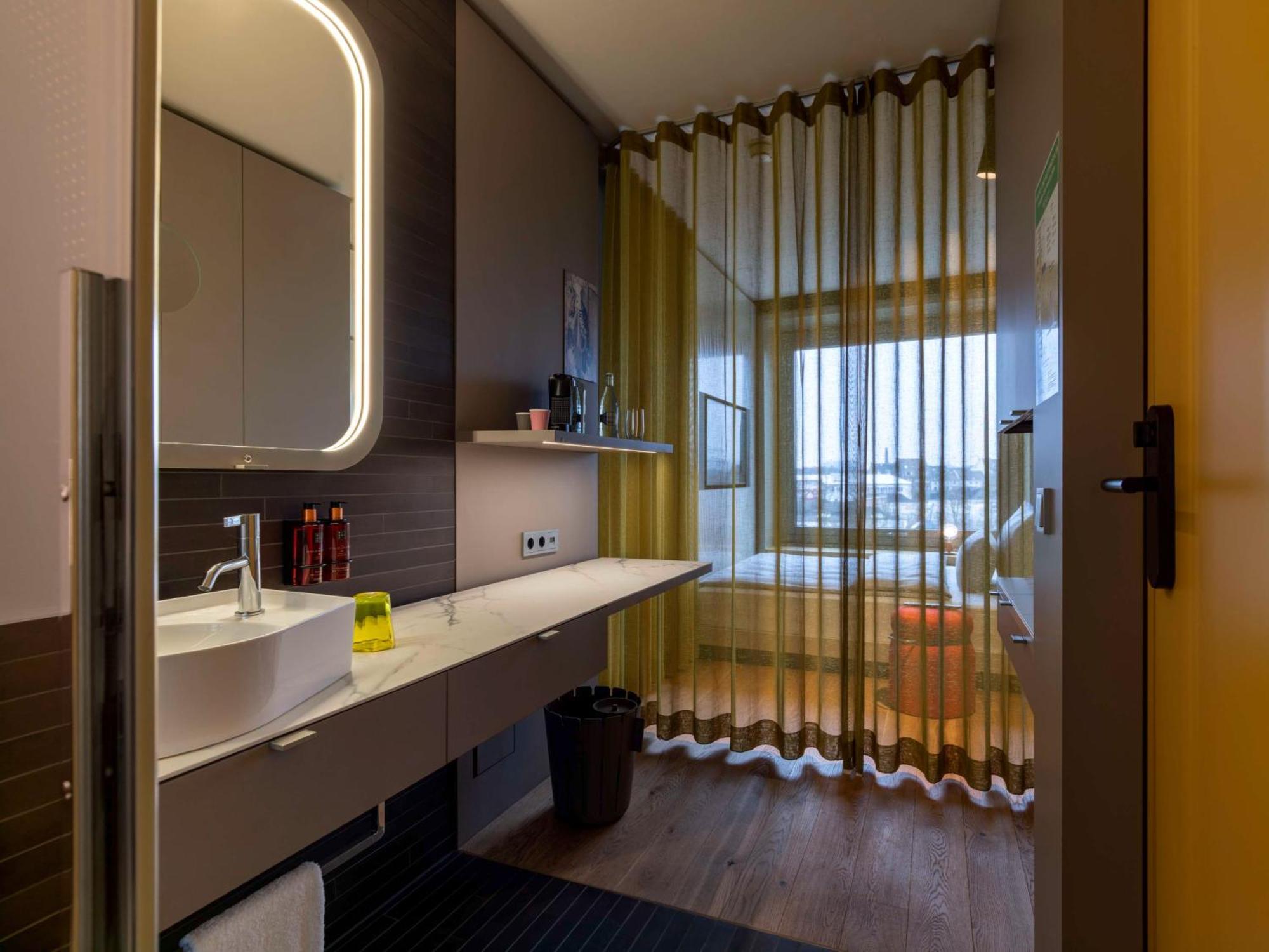 B'Mine Hotel Duesseldorf Екстериор снимка