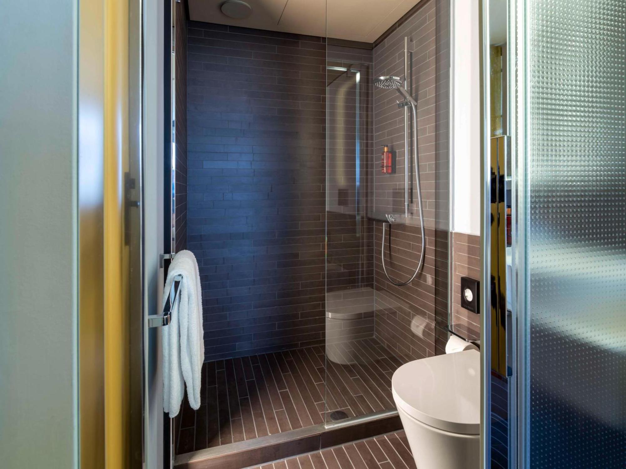 B'Mine Hotel Duesseldorf Екстериор снимка