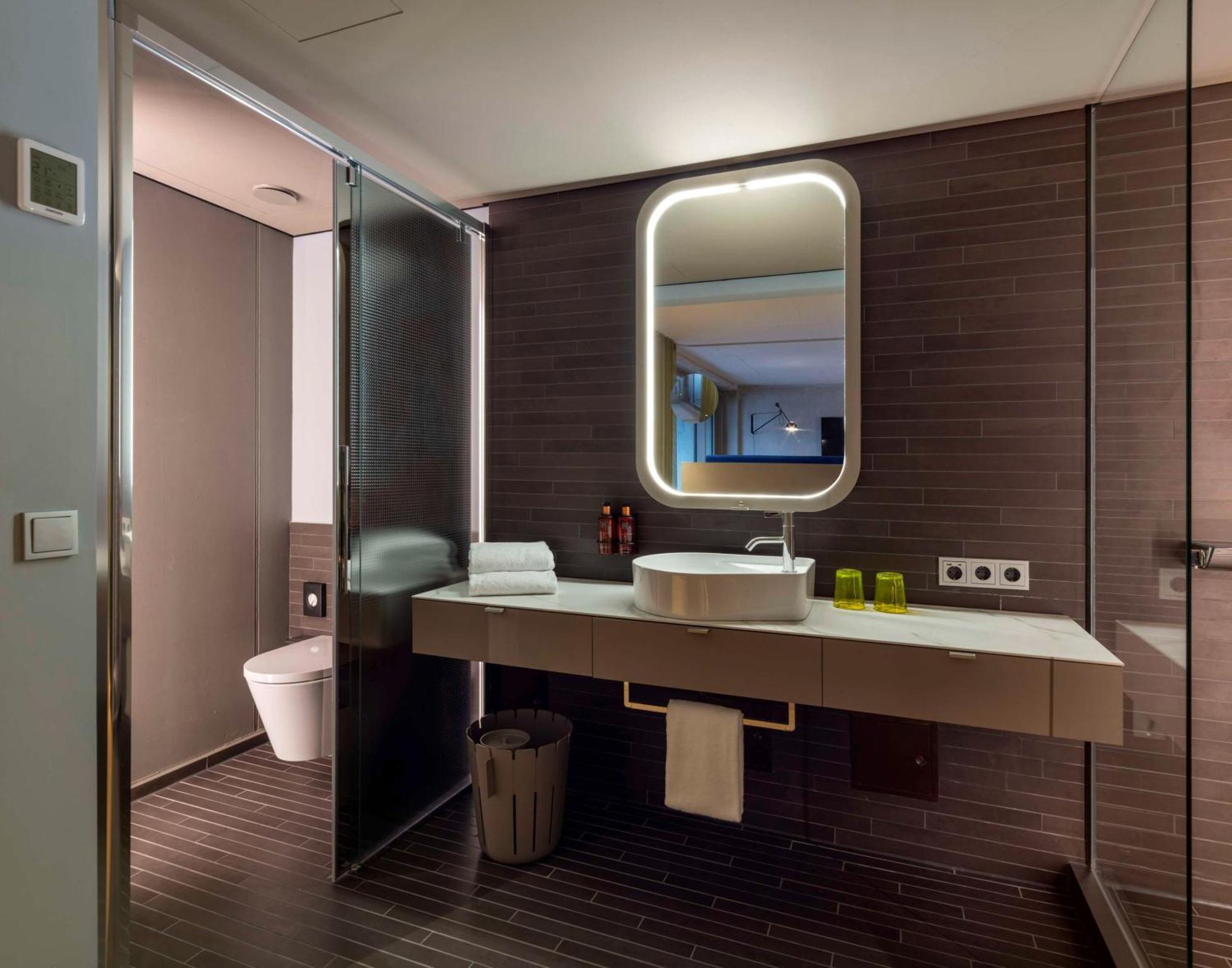 B'Mine Hotel Duesseldorf Екстериор снимка
