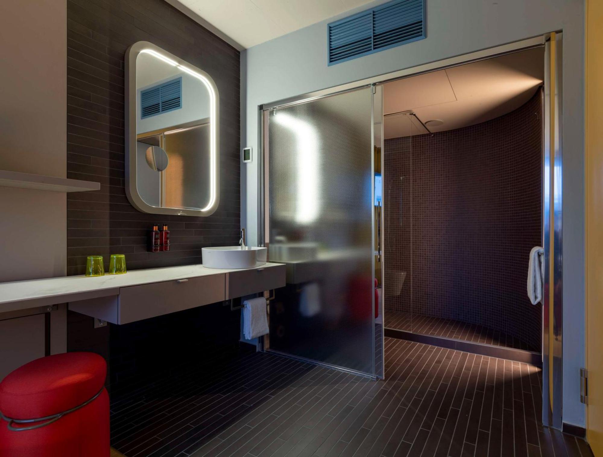 B'Mine Hotel Duesseldorf Екстериор снимка